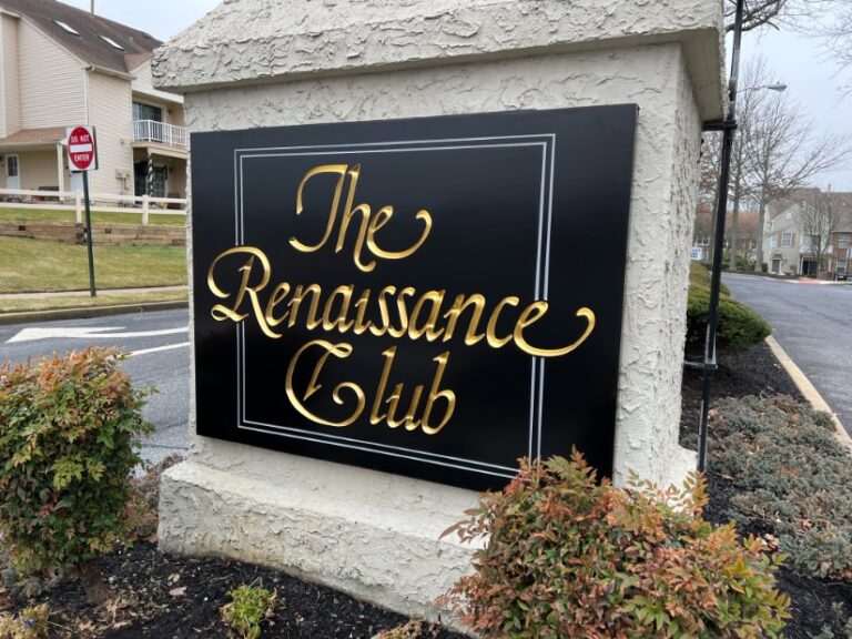 Renaissance-Club-Sign-2